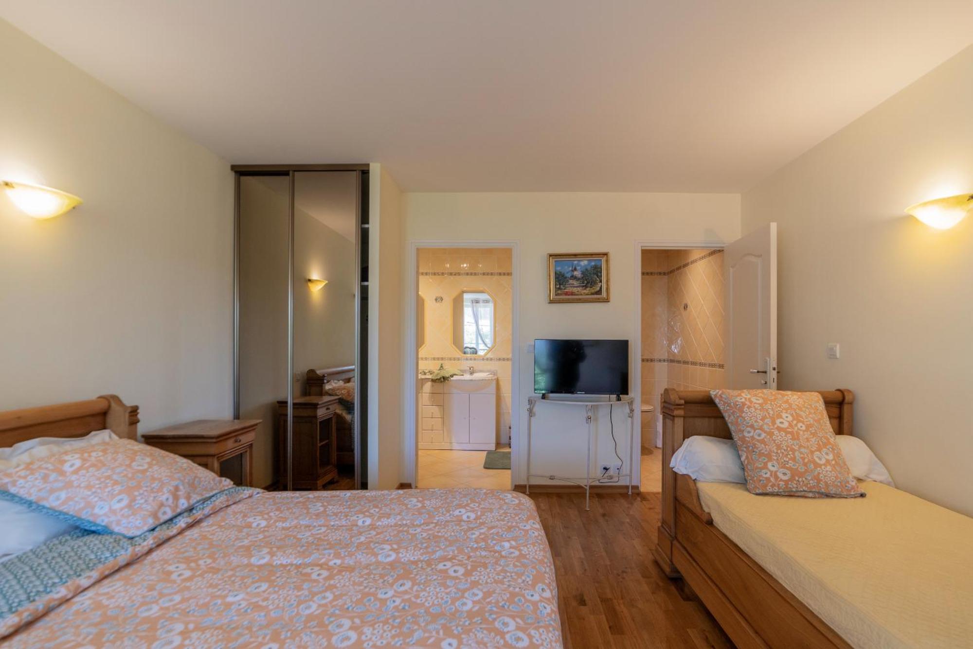 Chambre D'Hotes Le Val Du Chapelain Bed and Breakfast Montigny-la-Resle Habitación foto